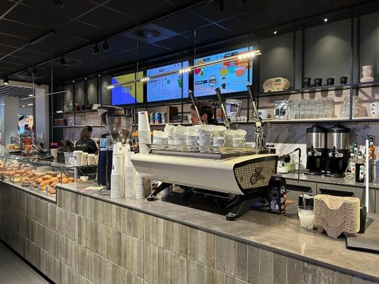 GSA groep achter de schermen bij De Koffiesalon op Schiphol